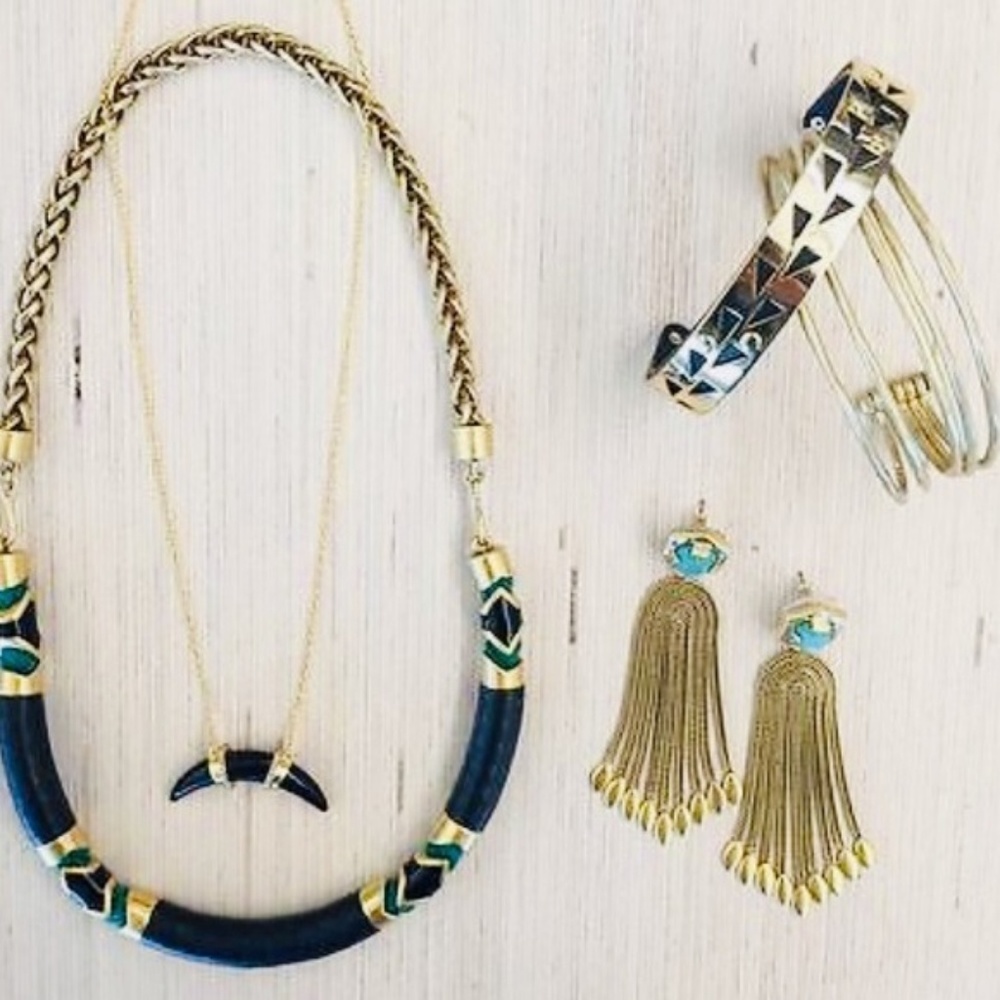 ::⚔️🌙Stella & Dot Black Arc+Pavé Pendant Necklace - Picture 5 of 7